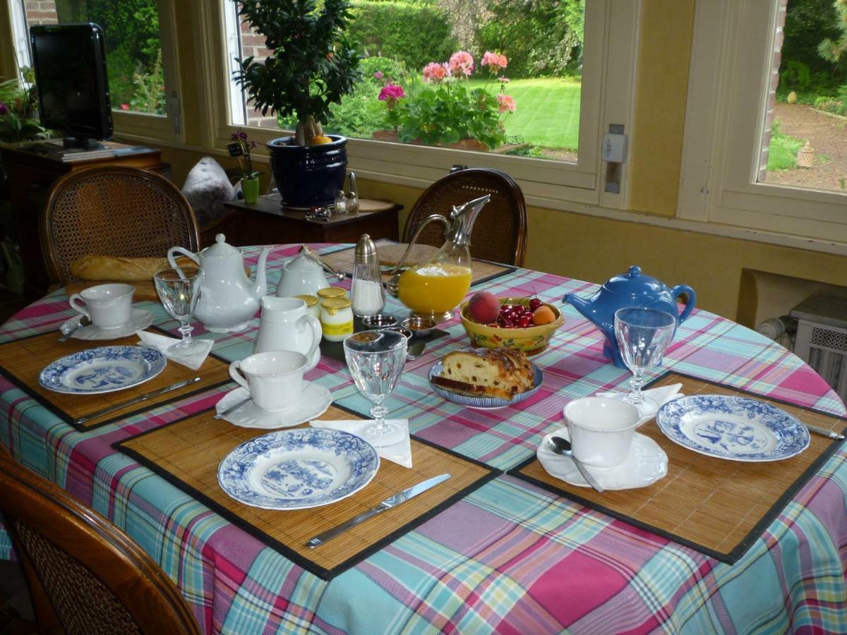Bed and Breakfast Au Vieux Cedre Mouvaux Exterior foto
